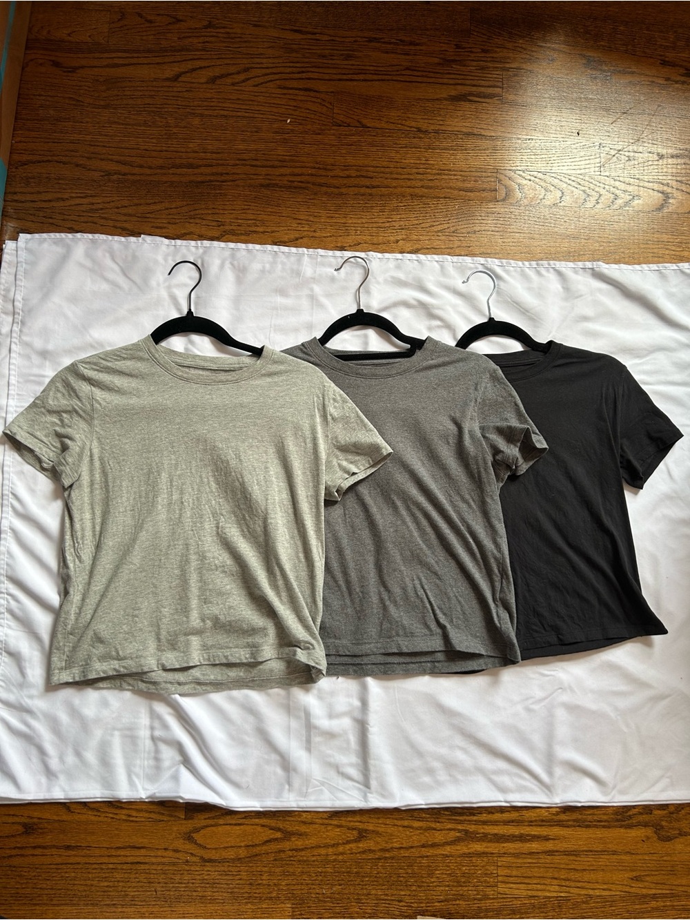 3 Everlane The Box-Cut Tee